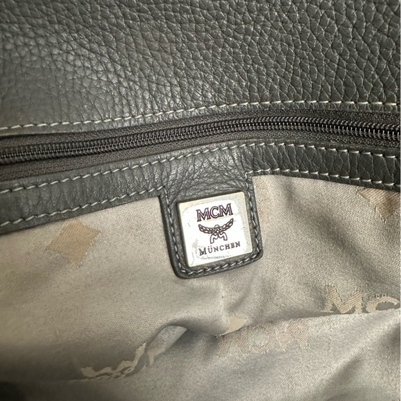 MCM DIAMOND PRINT GRAY TOTE/NYLON & LEATHER/ CLIP CLOSURE WITH MATCHING POUCH!! - Picture 13 of 16